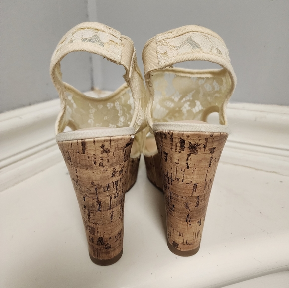 Women's Lace Wedges - Picture 4 of 7